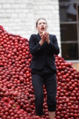 An Apple a day 10 * 5616 x 3744 * (5.91MB)